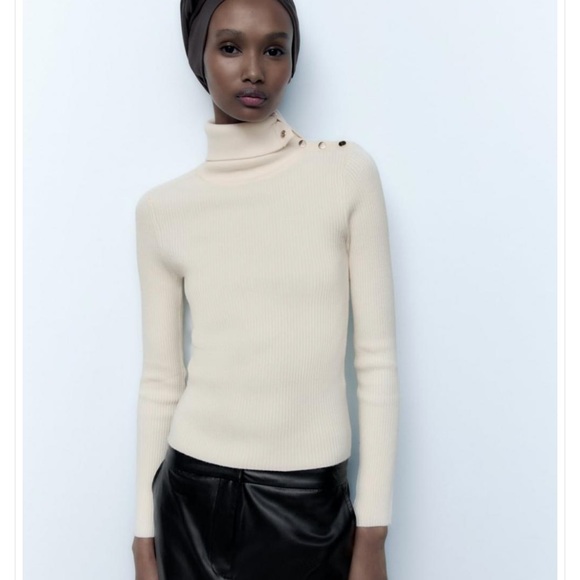 Zara knit sweater with gold side buttons - Picture 3 of 8
